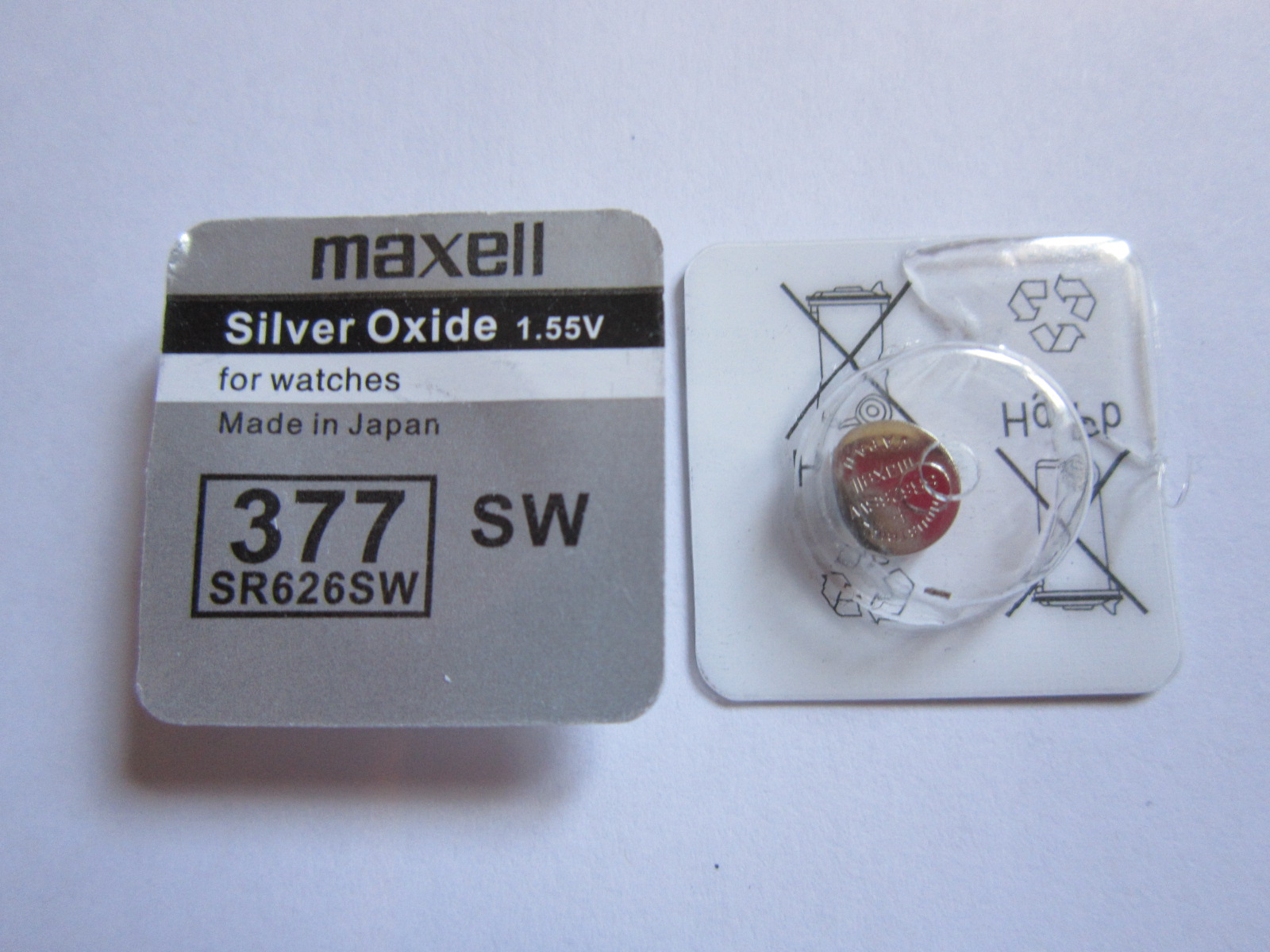 Picture of Maxl SR626SW / 377 1.55V Silver Oxide Button Cell Watch Battery 1Piece Silver
