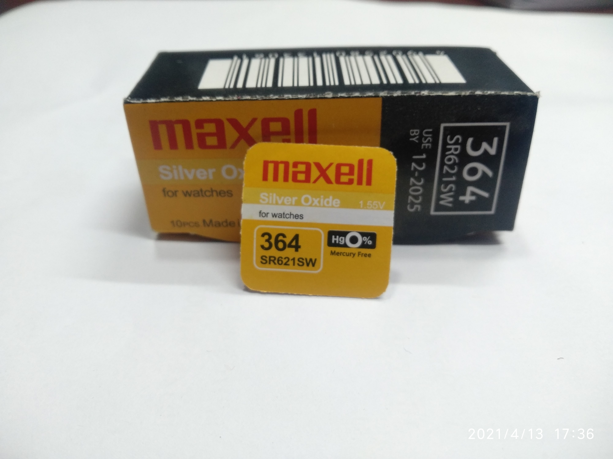 Picture of Maxl SR621SW / 364 1.55V Silver Oxide Button Cell Watch Battery 2Piece Silver