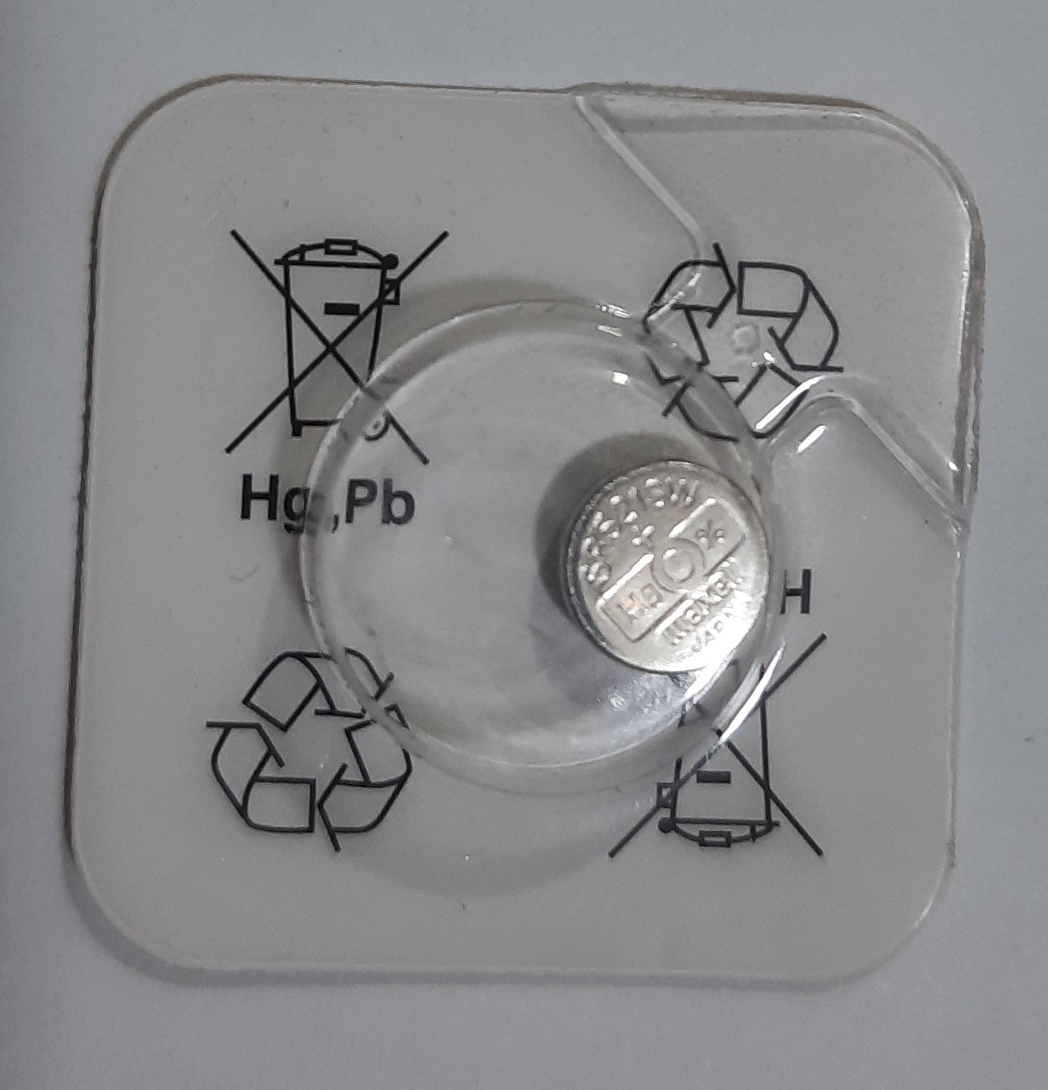 Picture of Maxl SR521SW /SR63 /SG0/ SR521/ 379 1.55V Silver Oxide Button Cell Watch Battery 1Piece Silver