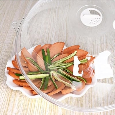 Picture of Splash-proof food lids washed and used in the microwave  