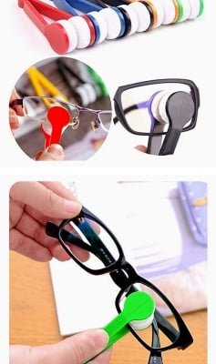 Picture of Swipes eyeglass brush eye glass cleaner pad 1 pcs Blue 