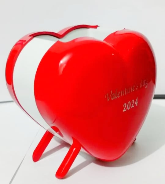 Picture of Heart shape pen holder Desk pen holder Love Shape pen holder Red 