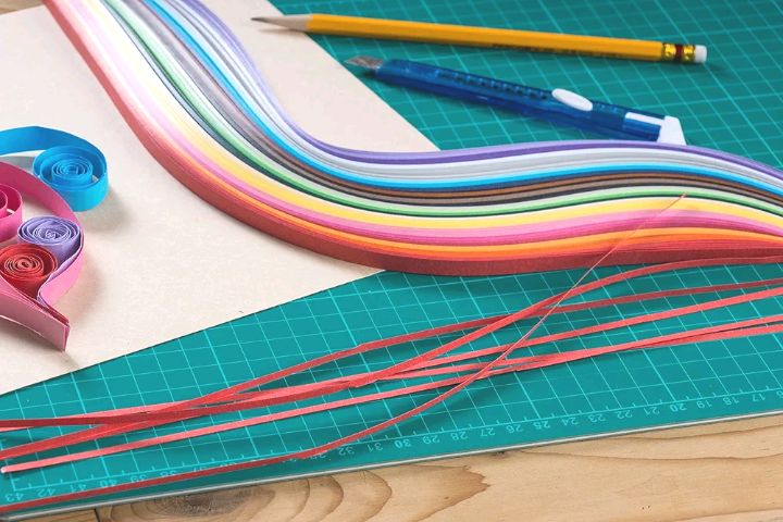 Picture of 1Box Small Quilling Paper Strips 5mm width, 9.5inch long, 10 colors, 15 trips of each colour Multicolor 