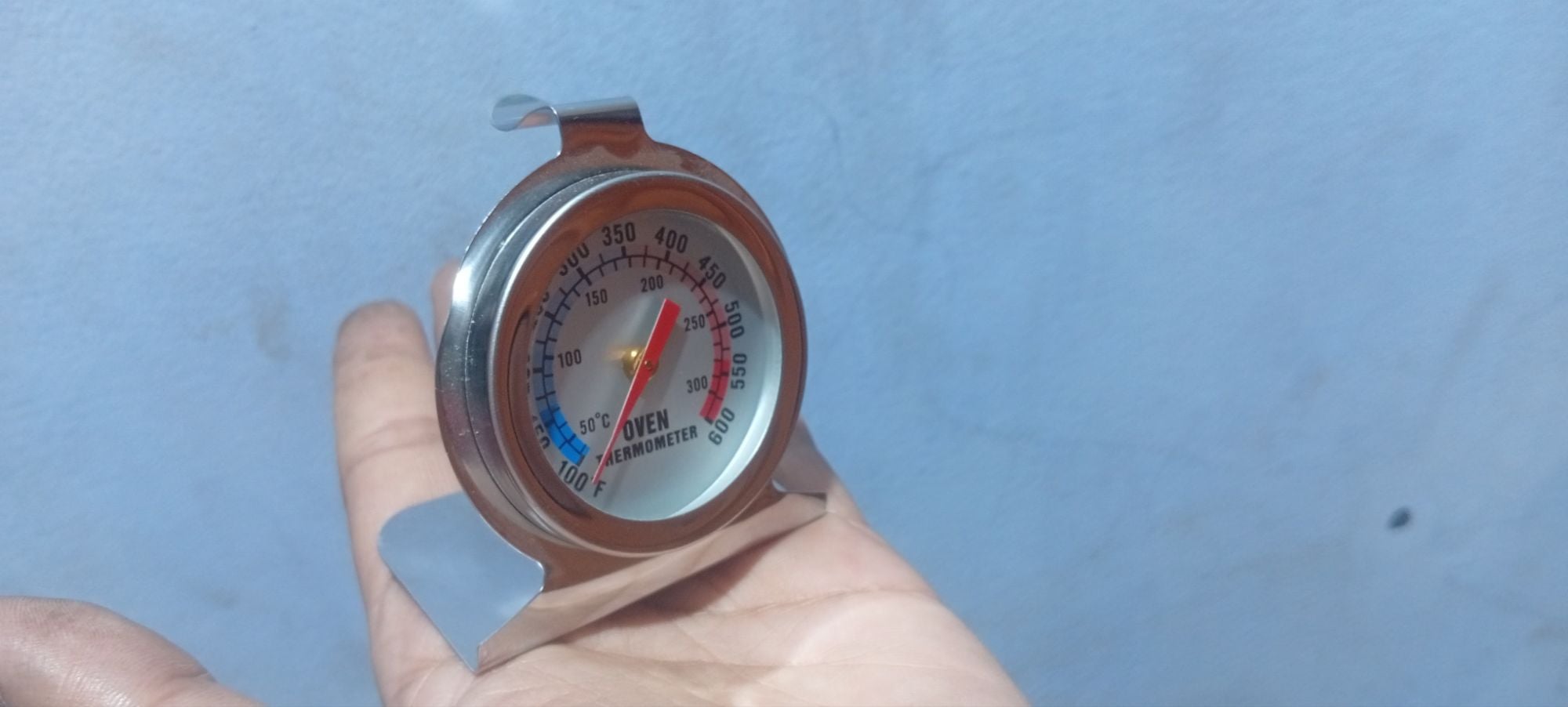 Picture of Oven Thermometer Stainless Steel Monitoring Cooking Thermometer, 100 to 600 Degrees F Temperature Range Silver 