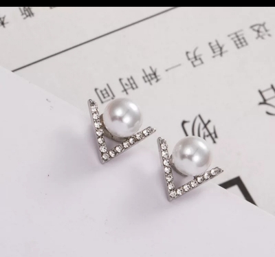 Picture of Stylish And Fashionable  Triangle Stud Earrings For Women