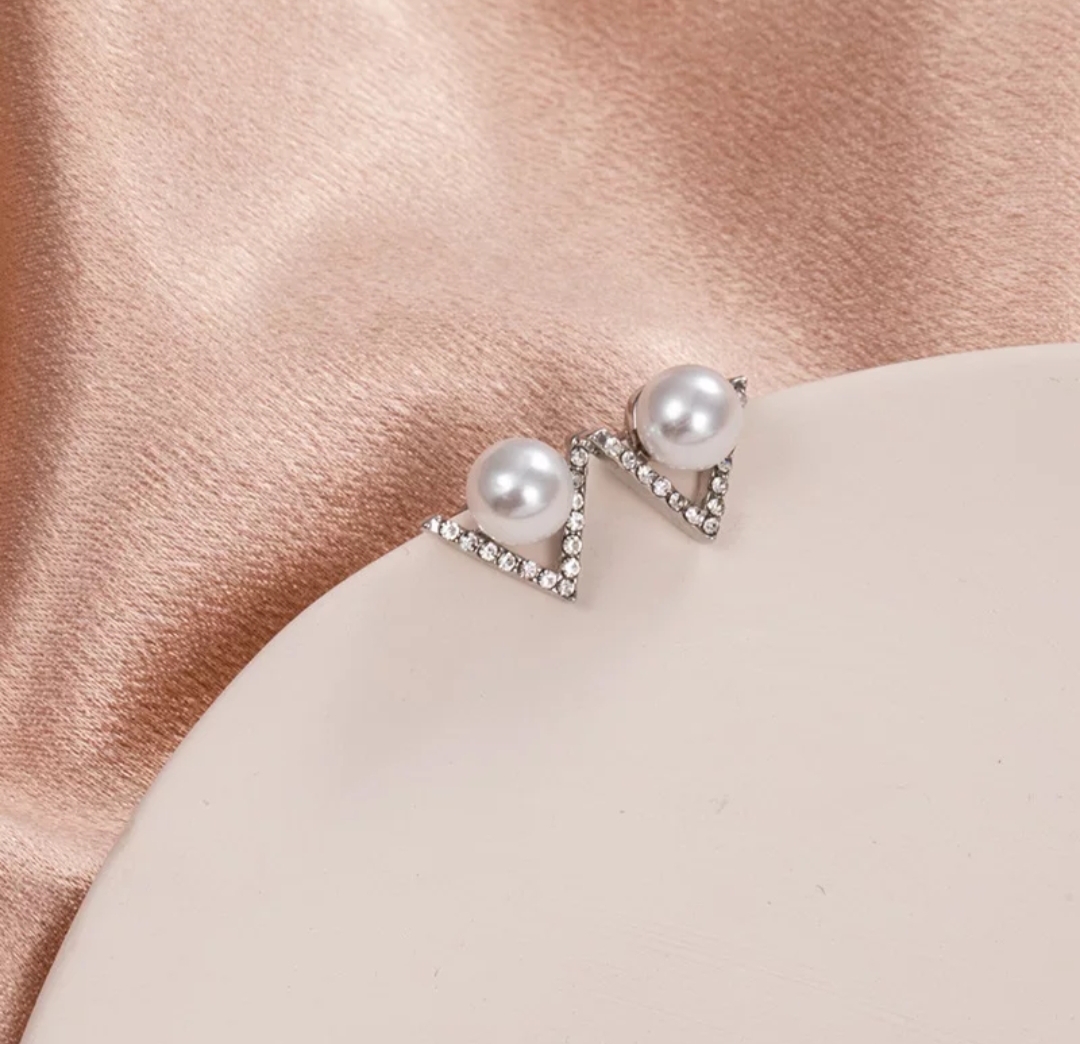 Picture of Stylish And Fashionable  Triangle Stud Earrings For Women