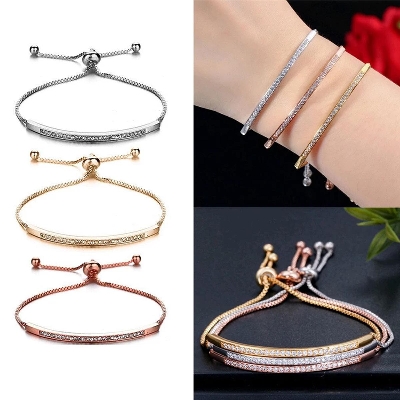 Picture of Fashionable Women Bracelet - Bracelet For Women-Gold