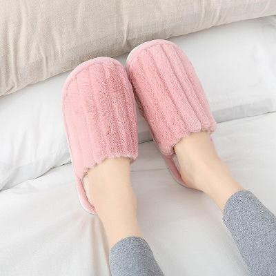Picture of Soft And Comfortable Winter Warm Fur  Home Slippers Slippers House Shoes Flat Heel Home Indoor Bedroom