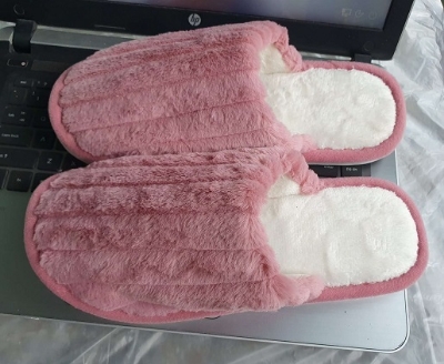 Picture of Soft And Comfortable Winter Warm Fur  Home Slippers Slippers House Shoes Flat Heel Home Indoor Bedroom