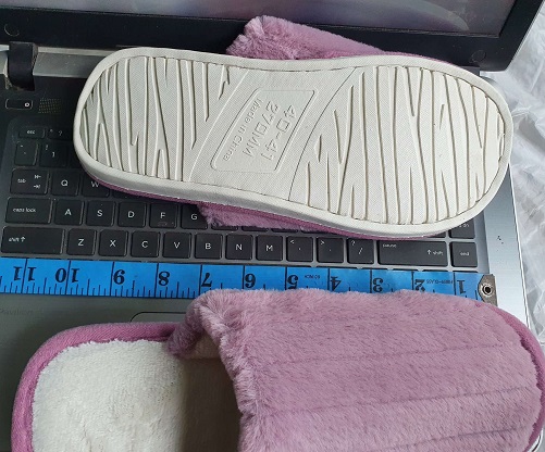 Picture of Soft And Comfortable Winter Warm Fur  Home Slippers Slippers House Shoes Flat Heel Home Indoor Bedroom