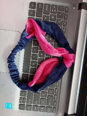 Picture of Fashionable Makeup Hair Band For Girls cute sports makeup wash face sweet with hair band