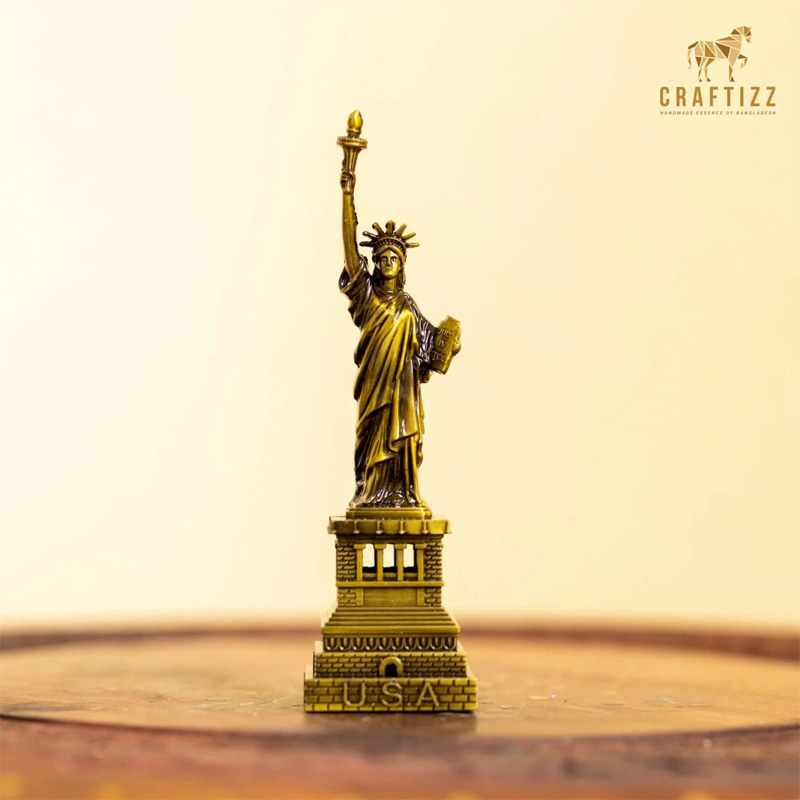 Picture of Statue of Liberty Miniature Showpiece