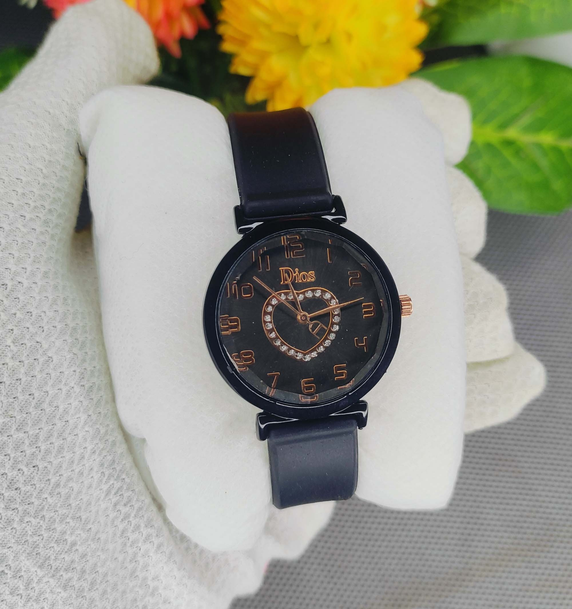 Picture of Women Fashion Casual Office Rubber Strap Watch Ladies Analog Watch