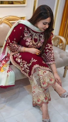 Picture of Garara Three Piece Suite-Maroon 