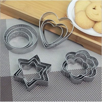Picture of 12 Pieces Set Stainless Steel Pastry Cookie Biscuit Cutter Cake Muffin Decor Mold Multi Functional Tool (Silver)