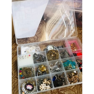 Picture of Jewelry Organizer Dividers Clear Pearl Storage Box, Container ear storage case  Multipurpose Plastic Organizer Box with Dividers (CLEAR)