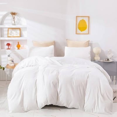 Picture of Lightweight & Cozy Noman Winter Comforter with Poly Filler (White,KING)