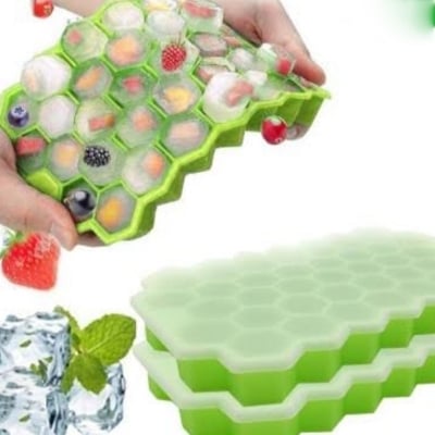Picture of 1 Pcs Silicone Ice Cube Tray With Lid odourless, non-toxic Ice box Multicolor 
