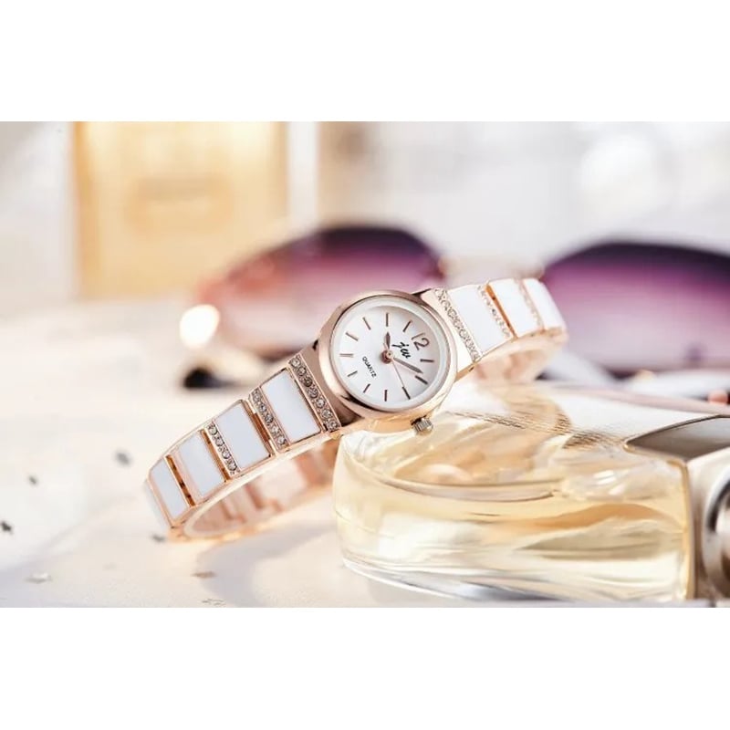 Picture of Watches for Women Analog Quartz Rhinestone Diamond Watch