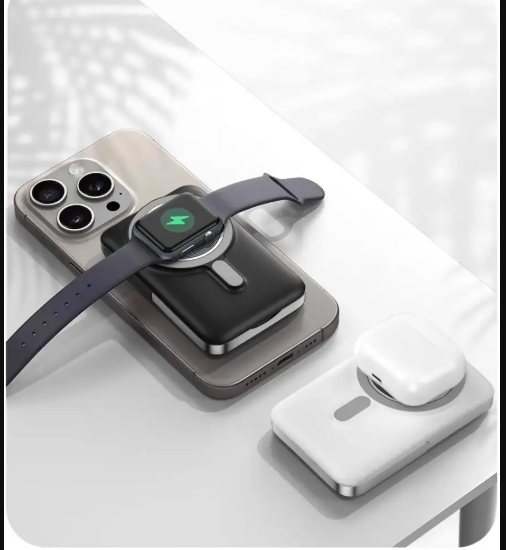 Picture of WIWU Elite Wi-P018 10000mAh White 15W MagSafe Qi Wireless Power Bank With Stand