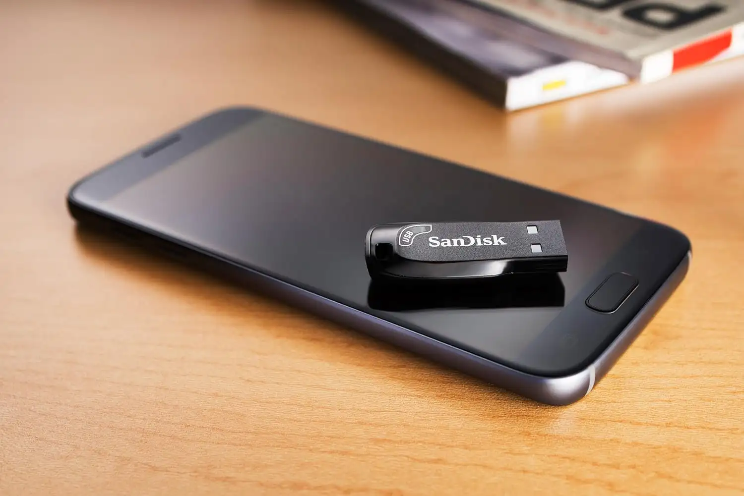 Picture of SanDisk 128GB Ultra Shift USB 3.2 Gen 1 Black Pen Drive # SDCZ410-128G-G46