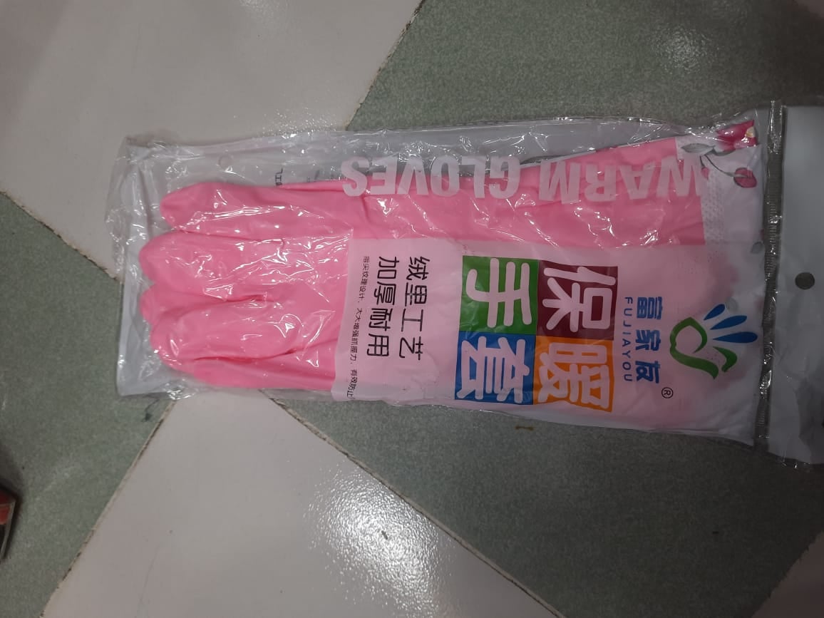 Picture of 2 pice of full hand gloves for the kitchen - Great to Have - Simple to Use-healthproo Multicolor