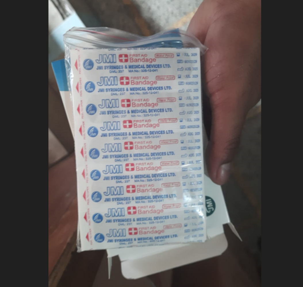 Picture of DOU+BANG Plasters Comfortable Bandages 100 Pack Box-Health Proo Multicolor