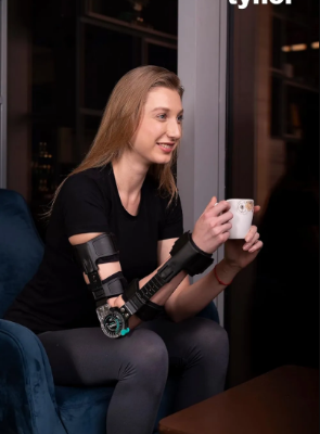 Picture of Tynor ROM Elbow Brace, with Adjustable Range of Motion | Support Elbow Injuries, Post-Surgery Recovery, Stabilizing Arm Brace for Pain Relief & Joint Protection Universal Size-Healt Proo 