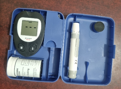 Picture of Accu Chek Doctor Instants Blood Glucose Monitor digital machine Black