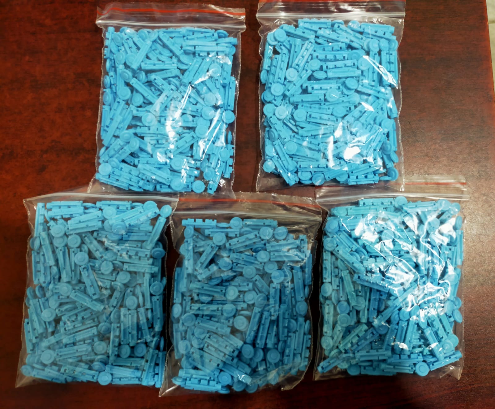 Picture of Sterile Round Blood Lancets 500pcs Twist Type 31G Painless Single Use Needles for Glucometer Pen 5 box Blue