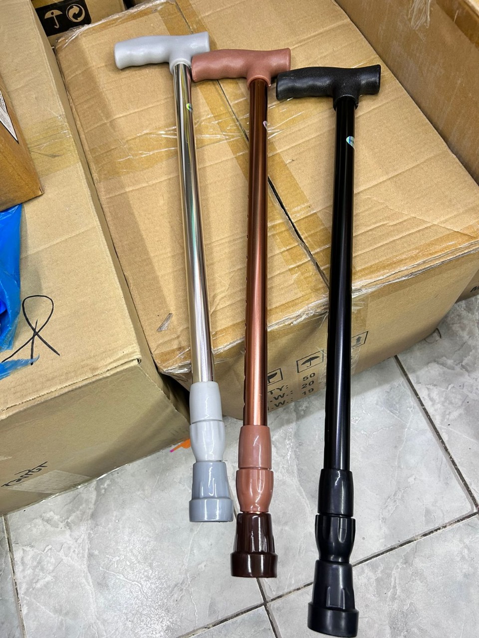 Picture of Ultra-light Aluminum Alloy Telescopic Walking Sticks for Elder Multicolor