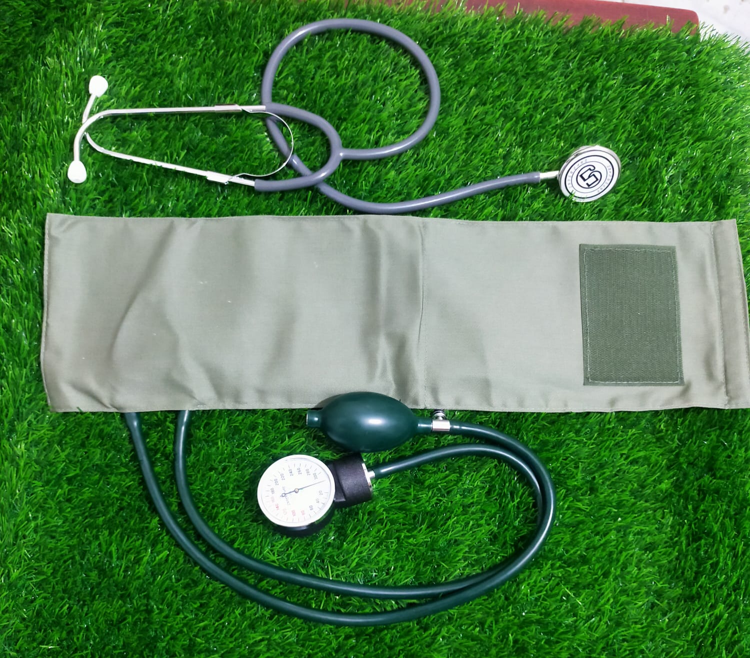 Picture of Super Care Aneroid Sphygmomanometer with Double Head Stethoscope 