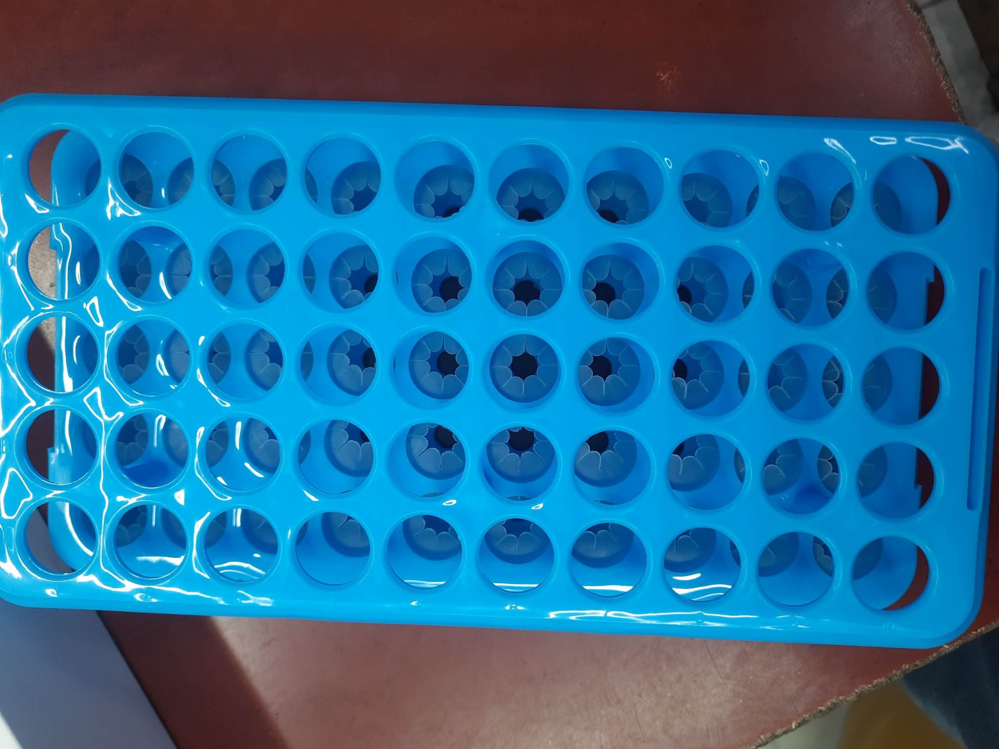 Picture of Pet story Multi-functional Test Tube Rack Centrifugal Tube Rack Can Be Inverted Aperture 18Mm 50-Well Laboratory Supplies 50 holes/Random 