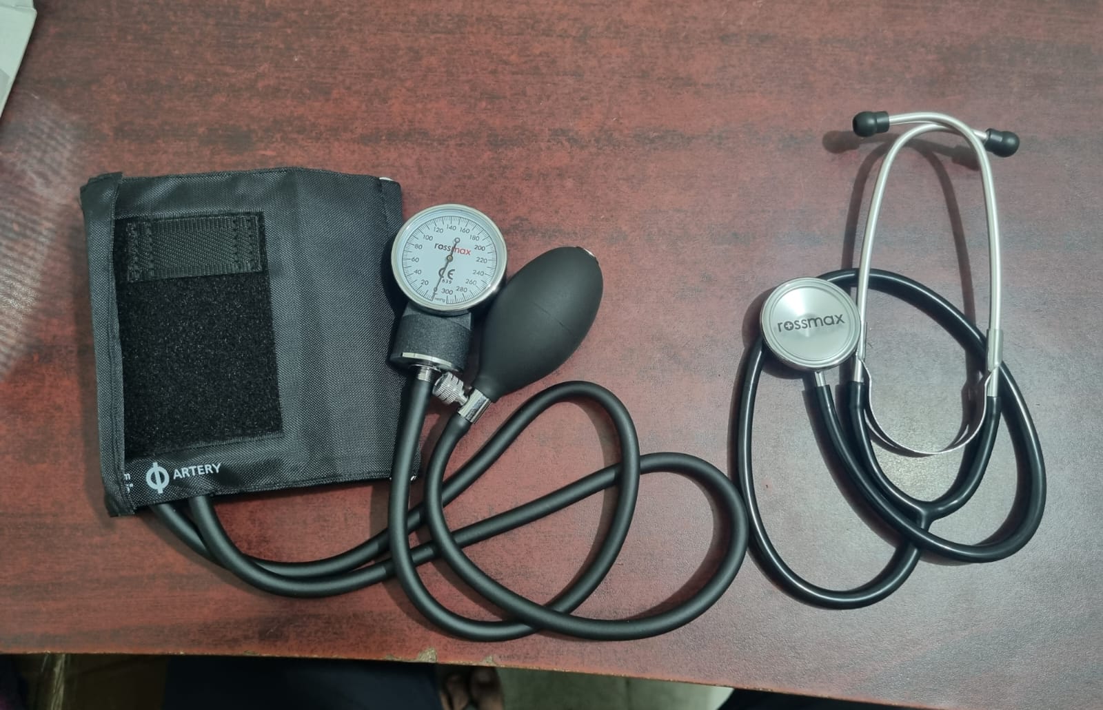 Picture of Rossmax Analog Blood Pressure Machine & Stethoscope Set Black