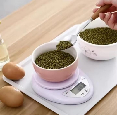 Picture of 5 Kg/1GramKitchenScale Reusable Electronic Scale with Portable LED Digital Display FoodScale Weighing Scale Kitchen Baking Scale White