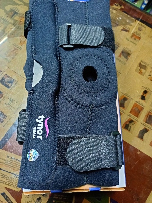 Picture of Tynor Knee warp Hinged (Neoprene)J-15 Black