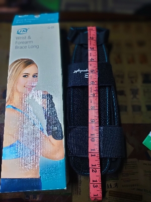Picture of United Medicare Wrist & Foream Bracec (G-01) - Universel (Long) Black