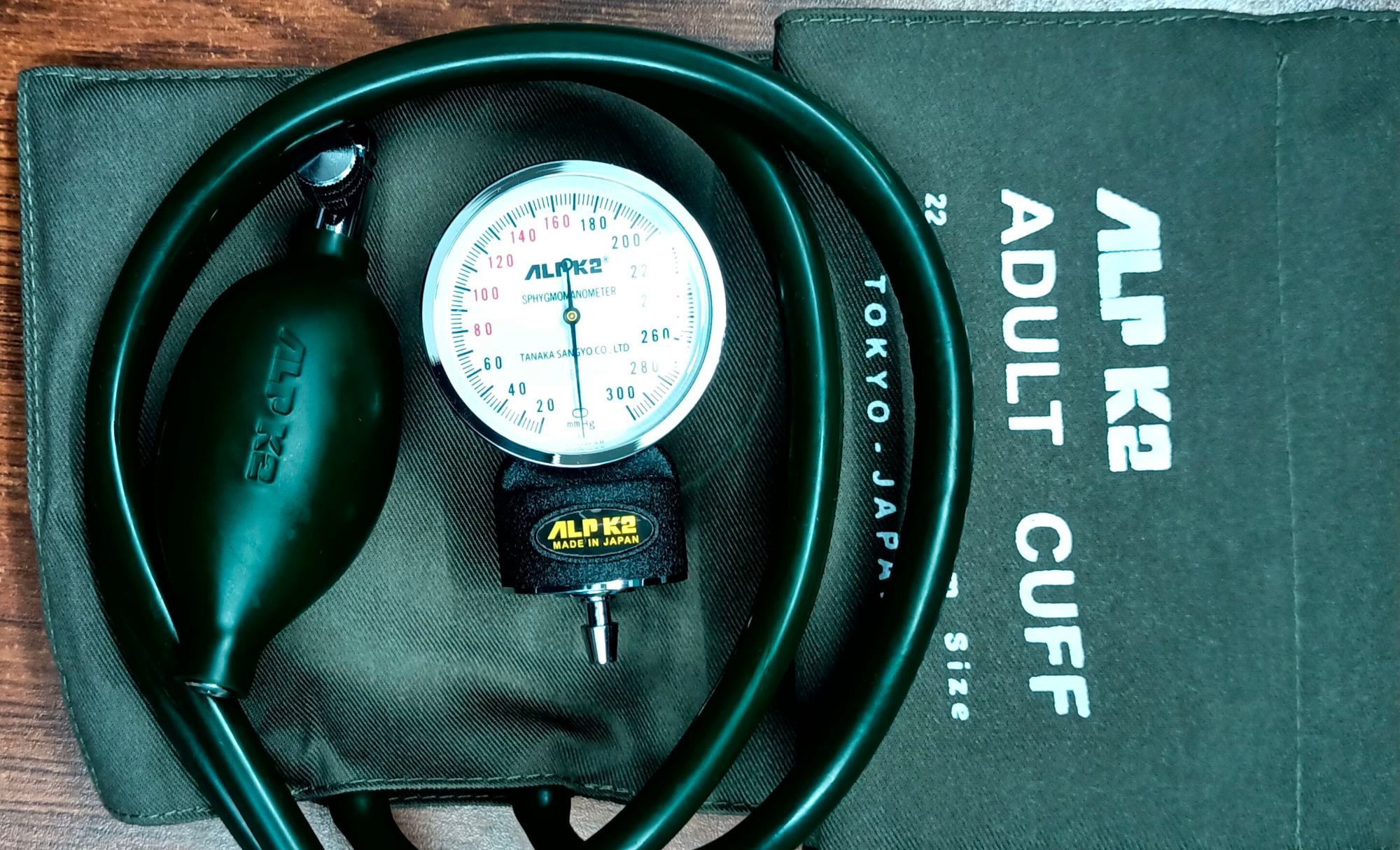 Picture of ALPK2  Blood pressure Machine, Made in Japan ALPK2 Analogue Blood pressure Monitors /ALPK2 Aneroid  Sphygmomanometer 