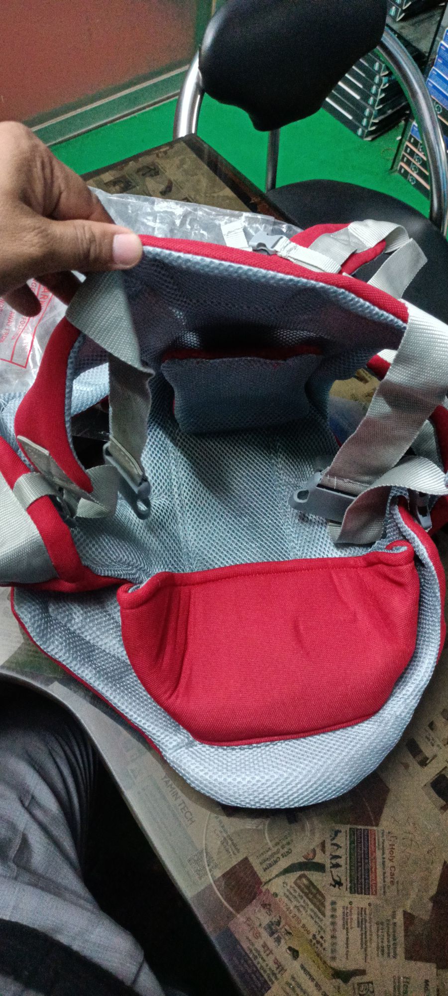 Picture of Baby Carrier It is Lined with 3D mesh fabric Optimizing Comfort for all seasons Red