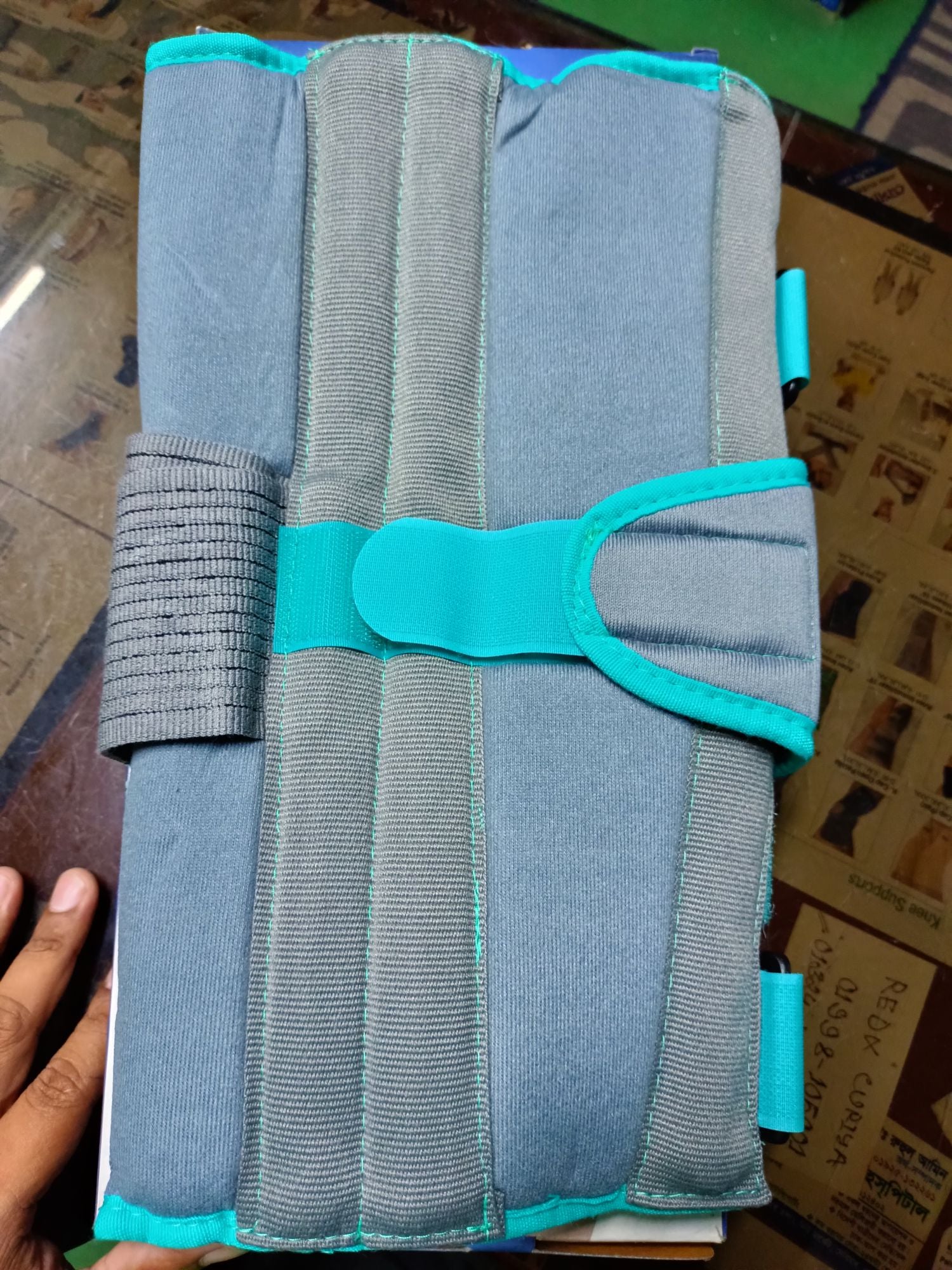 Picture of Tynor Knee Immobilizer 14" is an excellent brace to immobilize, support and protect the injured Grey
