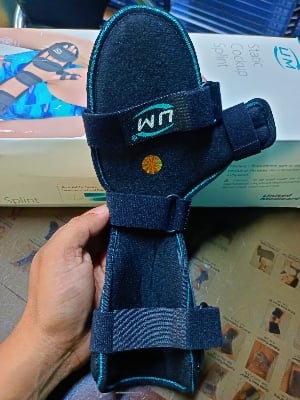 Picture of UM Static Cockup Splint,With Hand Resting Splint - Right/Left Black