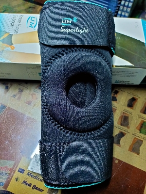 Picture of Knee support hinged,open knee support, Adjustable pain relief support Black