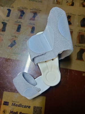 Picture of Tynor Bunion splint is designed  to correct the Hallux valgus deformity of the big toe White