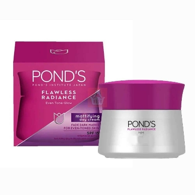Picture of Pond's Flawless Radiance Moisturizing Day Cream SPF 30 PA -50 ml
