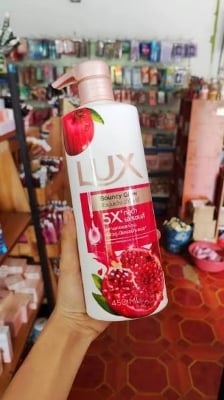 Picture of Lux Body Wash Bouncy Glow 450 ml