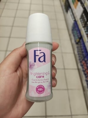 Picture of FA Whitening Anti-Perspirant Deo Roll-On 50ml