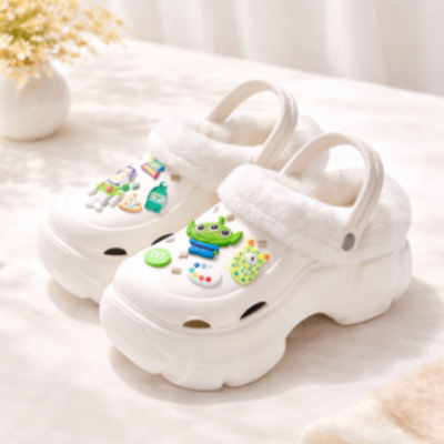 Picture of 2025 New Winter Fleece-Lined Clogs for Women Warm Thick Sole Platform Slip-On Shoes (No Box)