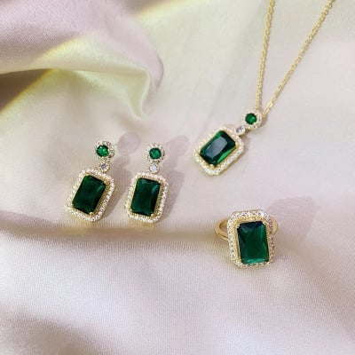 Picture of Double Stone luxury Clavicle Chain Design Neckless for Stylish Girls 100% Color Guarantee (Green Full Set)