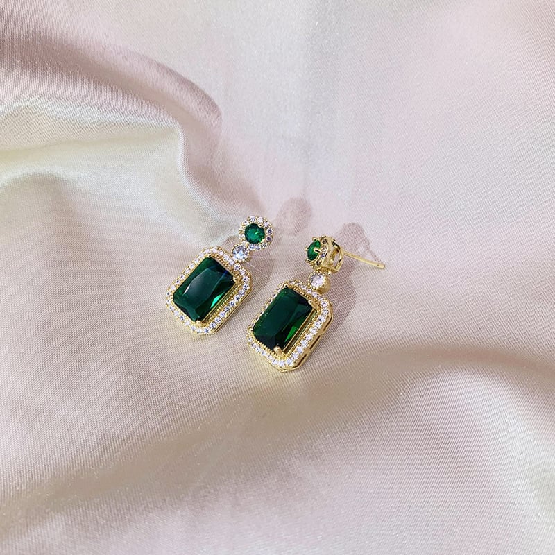 Picture of Double Stone luxury Clavicle Chain Design Neckless for Stylish Girls 100% Color Guarantee (Green Earring)