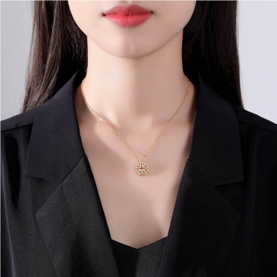 Picture of Clavicle Chain Design Lucky Neckless for Stylish Girls or Women (Gold)